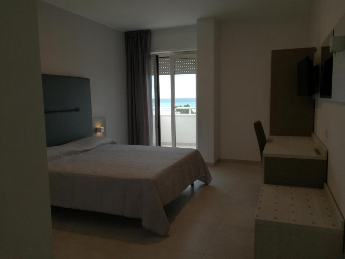 Nuovo Hotel Settibi 20M Dalla Spiaggia Giulianova Eksteriør bilde