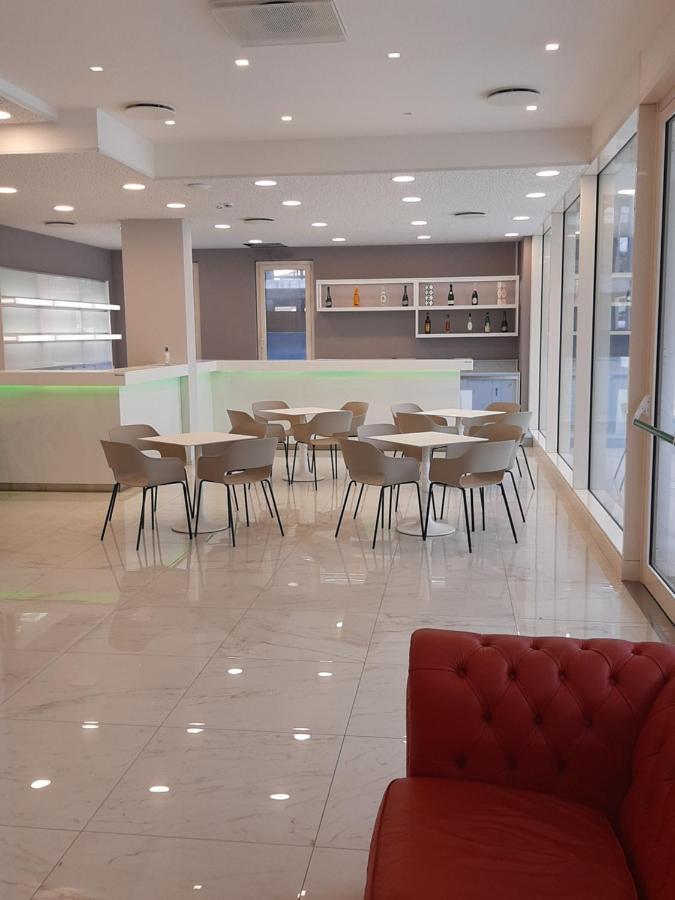 Nuovo Hotel Settibi 20M Dalla Spiaggia Giulianova Eksteriør bilde