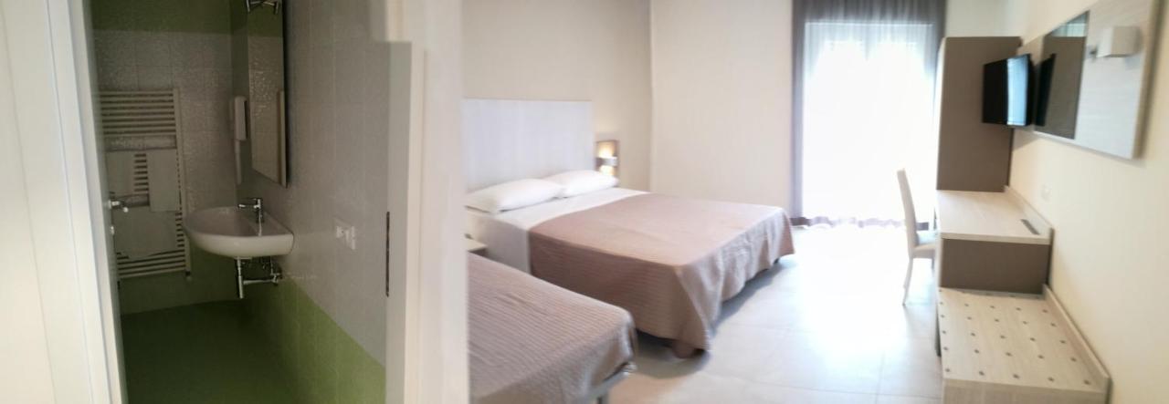 Nuovo Hotel Settibi 20M Dalla Spiaggia Giulianova Eksteriør bilde